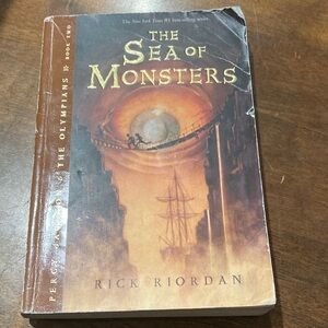The Sea of Monsters by Rick Riordan - Brown/Gold Cover